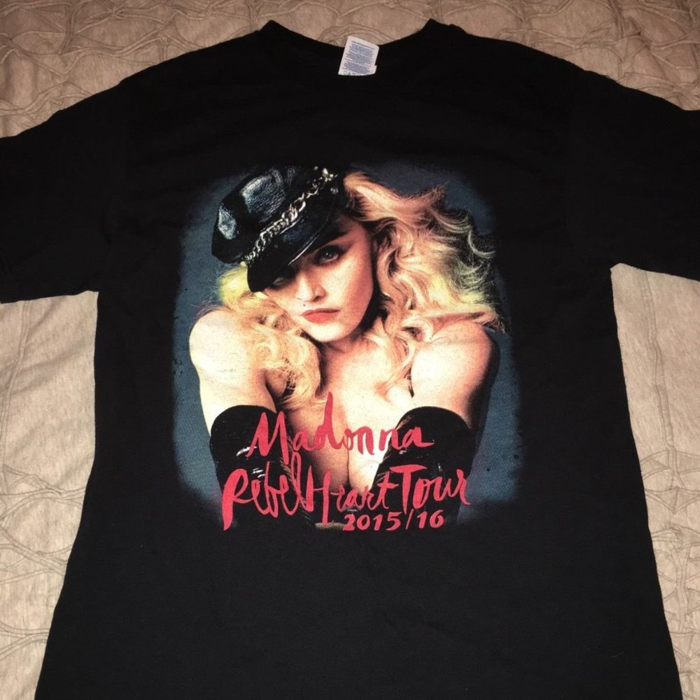 Concert Tee: 2015-2016 Madonna Rebel Heart Tour M